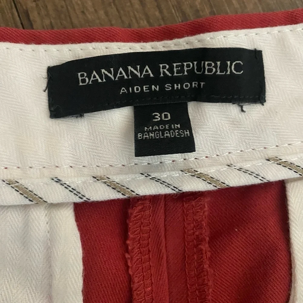 Banana Republic Red Flat Front Men's Shorts